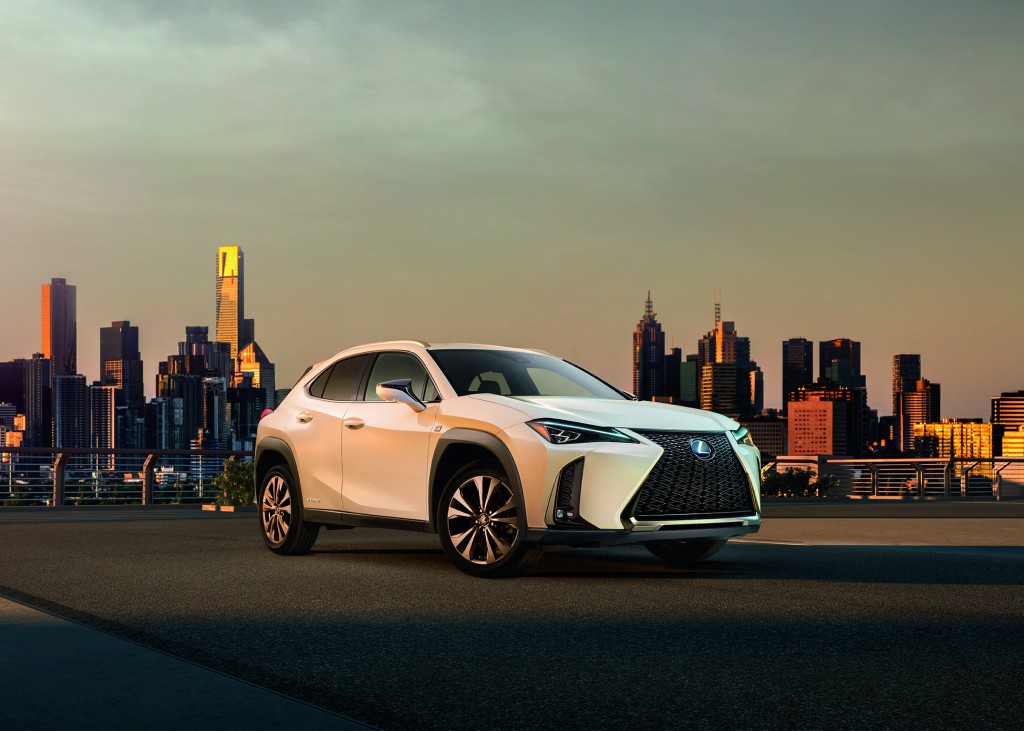 ILYEN EGY ABSZOLÚT BIZTONSÁGOS CROSSOVER: ITT A LEXUS UX 