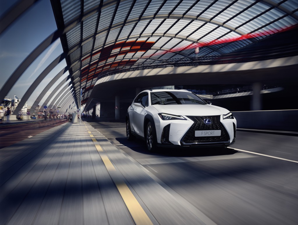  A VILÁG LEGFEJLETTEBB HIBRID ELEKTROMOS HAJTÁSÁVAL ÉRKEZIK A VADONATÚJ LEXUS UX