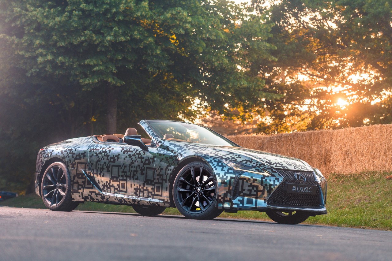 Lexus na festivale rýchlosti v Goodwoode predstavil prototyp otvorenej verzie kupé LC