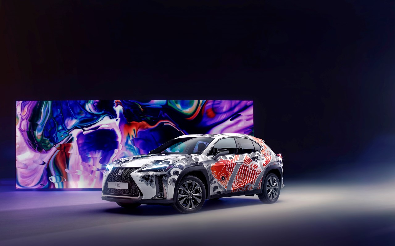 První auto s tetováním je Lexus UX