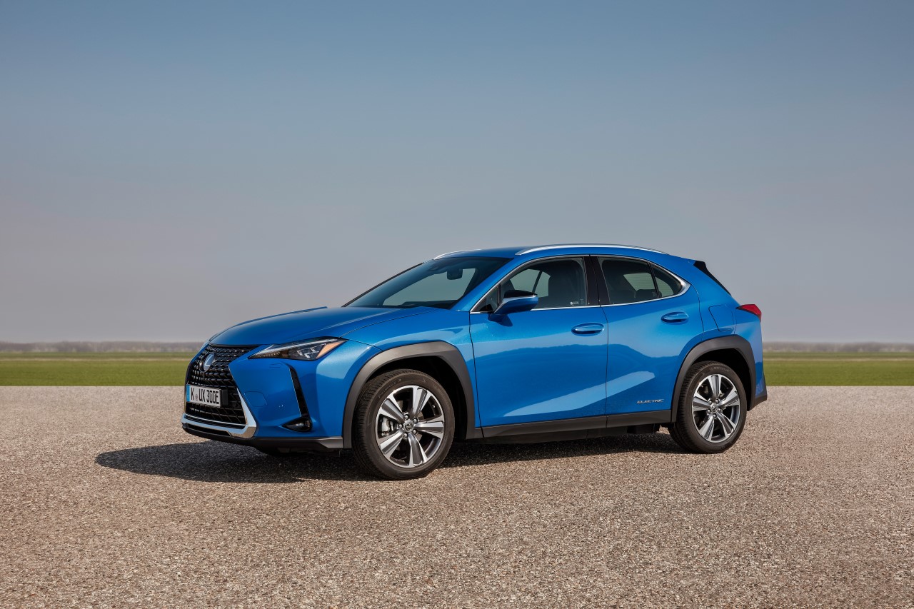 A LEXUS LÁTVÁNYOS CROSSOVER-FORMAVILÁGGAL LÉP BE AZ ELEKTROMOS AUTÓZÁS ÚJ KORSZAKÁBA