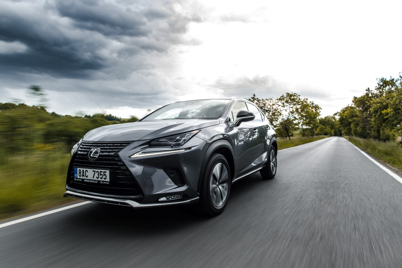 LEXUS NX 300h ZVOLEN NEJLEPŠÍM HYBRIDNÍM MODELEM 