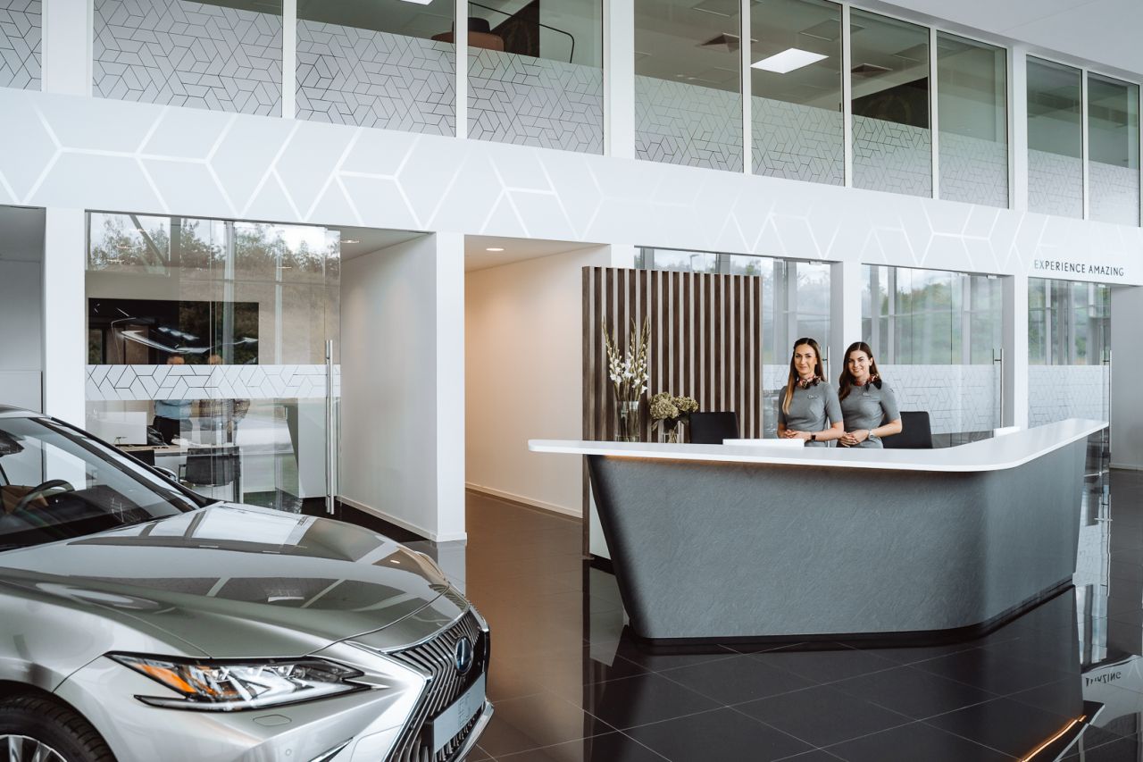 LEXUS OTEVÍRÁ V PRŮHONICÍCH SVŮJ ČTVRTÝ SHOWROOM