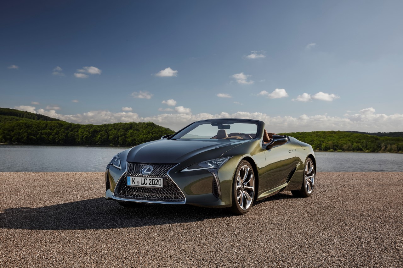 PŘEDSTAVENÍ MODELOVÉ ŘADY LC: NOVÝ LEXUS LC 500 CONVERTIBLE                A LEXUS LC COUPE MODEL 2021