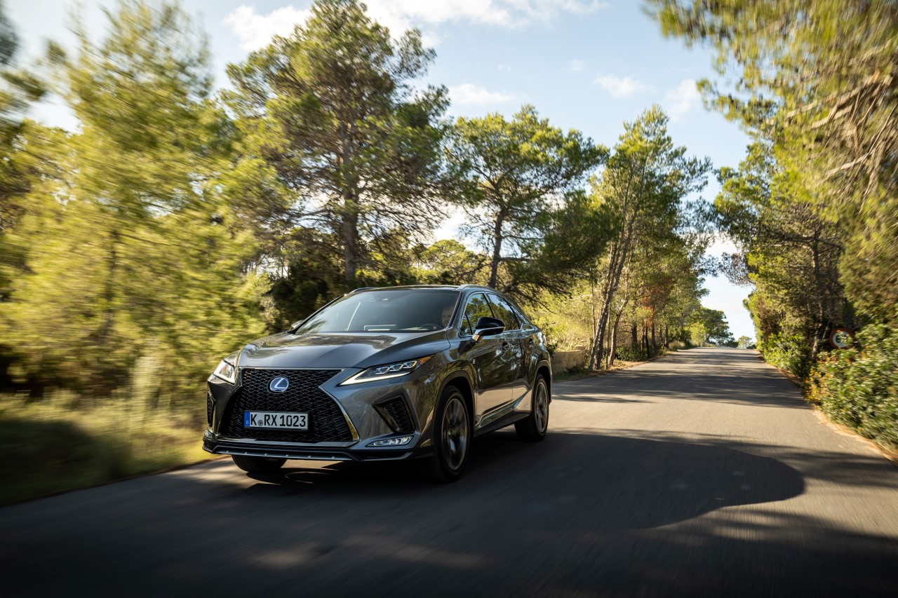 LEXUS RX 450H ZVOLILI ZA NAJLEPŠÍ PRÉMIOVÝ HYBRID V BRITÁNII