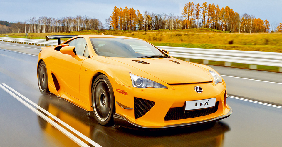 UNIKÁTNÍ MODEL LEXUS LFA SLAVÍ DESÁTÉ NAROZENINY