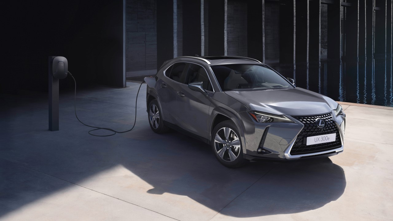 40%-al nőtt a modellfrissítéssel az elektromos Lexus UX hatótávja