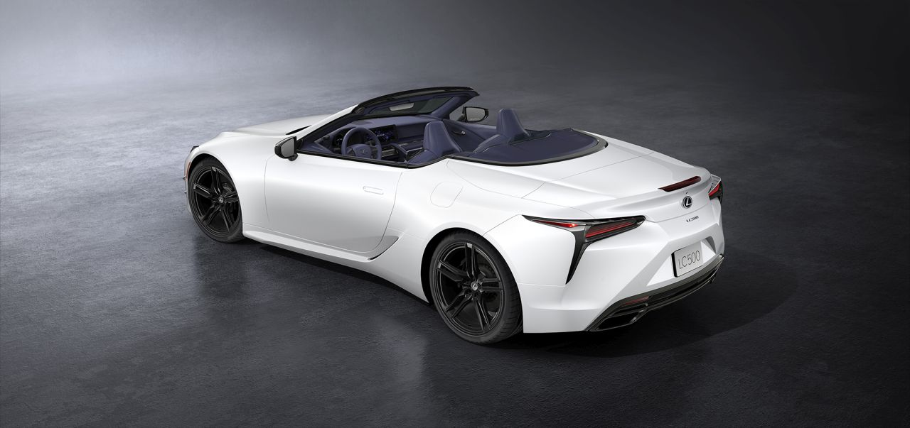 VYLEPŠENIA VLAJKOVÝCH MODELOV LEXUS LC KUPÉ, LC KABRIOLET A LC ULTIMATE EDITION V MODELOVOM ROKU 2024