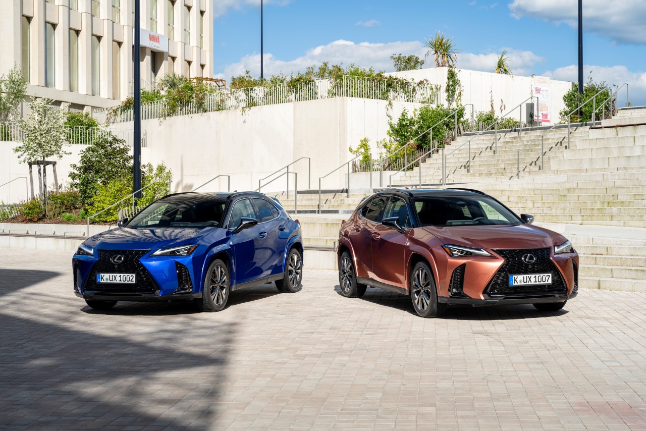 Erősebb  és fejlettebb hajtáslánccal és számtalan finomítással érkezik a Lexus UX 300h