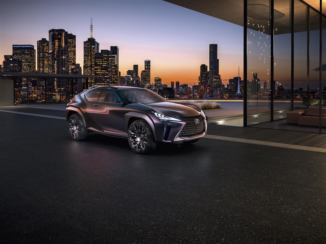 KONCEPT LEXUS UX PŘINÁŠÍ TECHNOLOGII  3D ROZHRANÍ  PRO MAXIMÁLNÍ POŽITEK Z JÍZDY