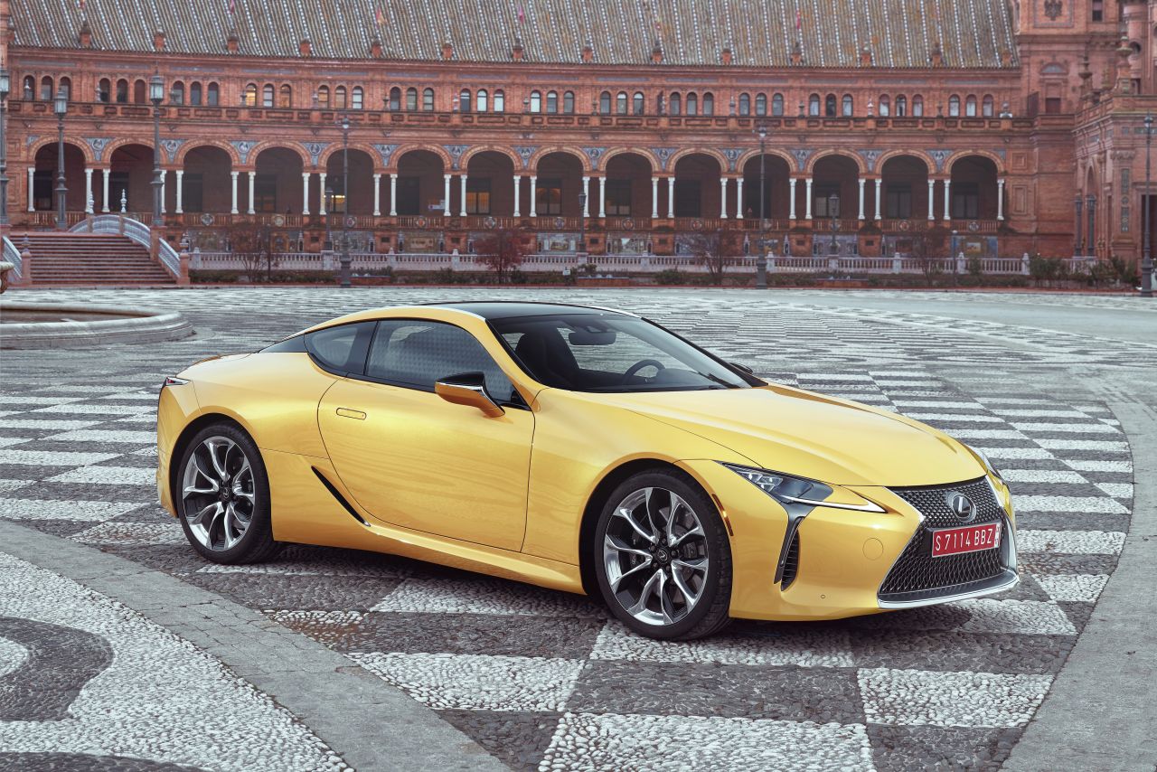 A LEXUS LC ELNYERTE ’AZ ÉV SOROZATGYÁRTÁSÚ AUTÓ DIZÁJNJA’ DÍJAT