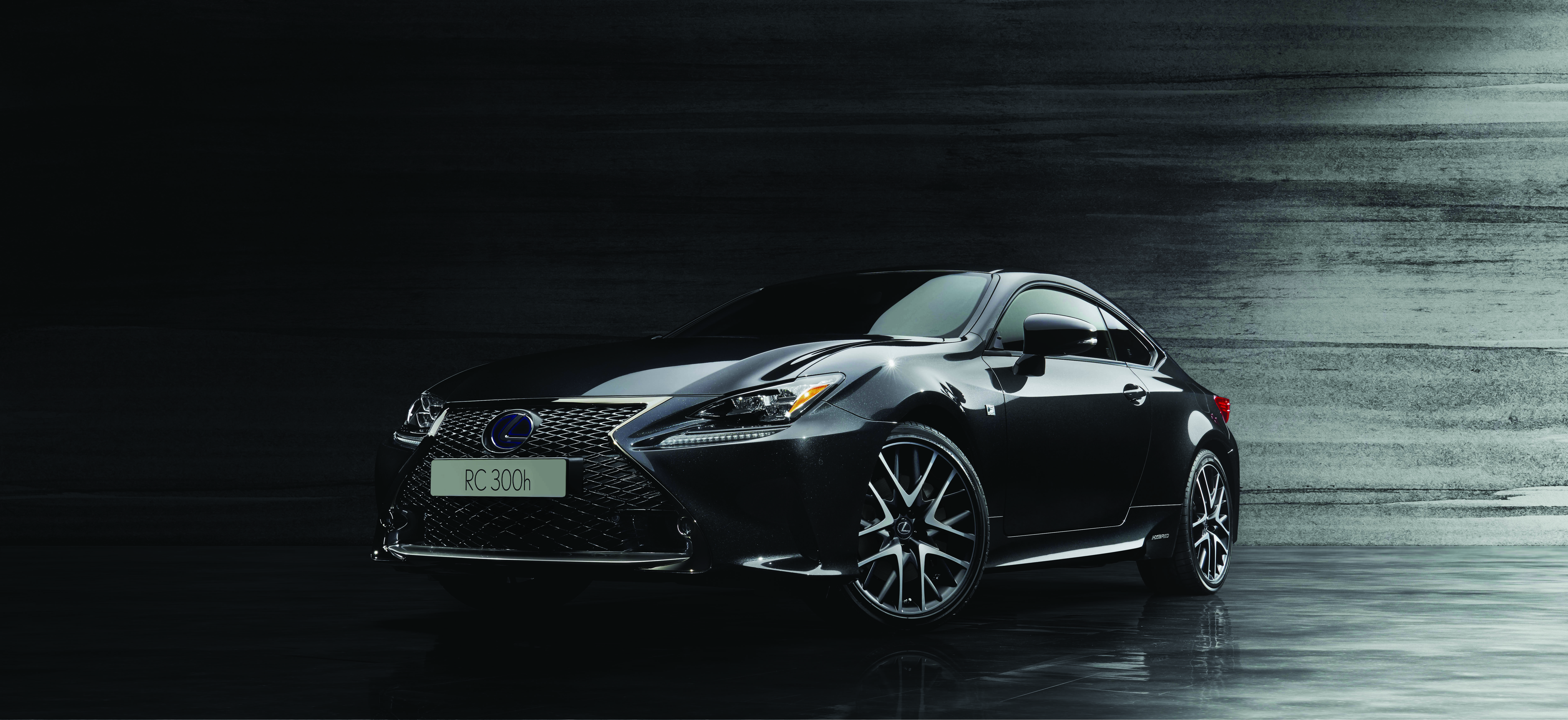 NOVÝ LEXUS RC F SPORT BLACK EDITION: CELOČIERNY MOTÍV INŠPIROVANÝ TRADIČNÝM JAPONSKÝM ATRAMENTOM SUMI