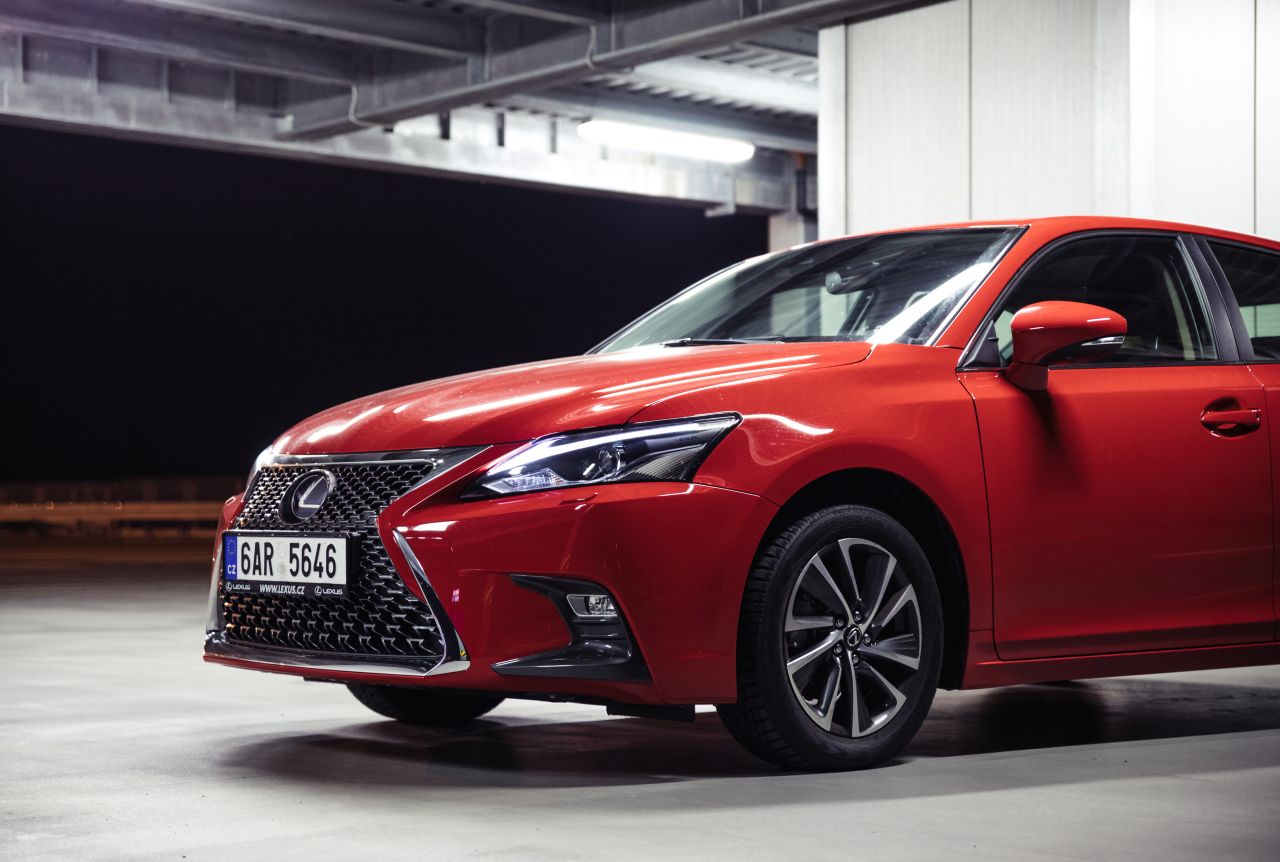 LEXUS  VÉVODÍ PRŮZKUMU SPOLEHLIVOSTI MAGAZÍNU WHAT CAR? ZA ROK 2018