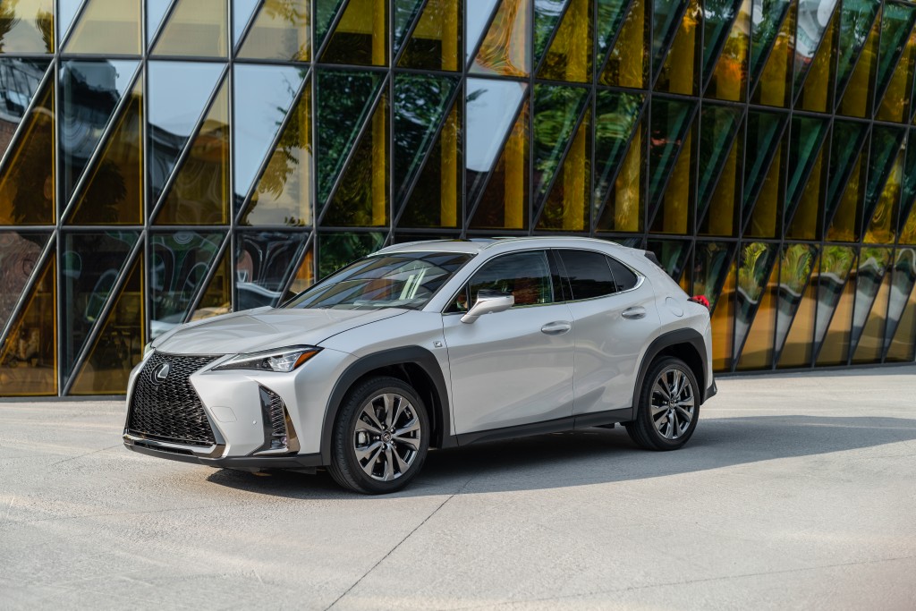 A LEGMAGASABB SZINTŰ AKTÍV ÉS PASSZÍV BIZTONSÁGOT KÍNÁLJA A VADONATÚJ LEXUS UX 