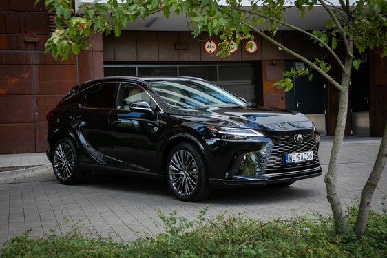 LEXUS SPRZEDAŁ W POLSCE JUŻ PONAD 50 TYS. HYBRYD 