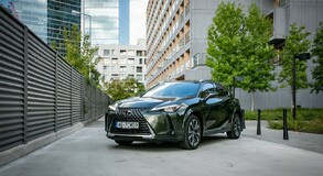 Lexus UX 2024