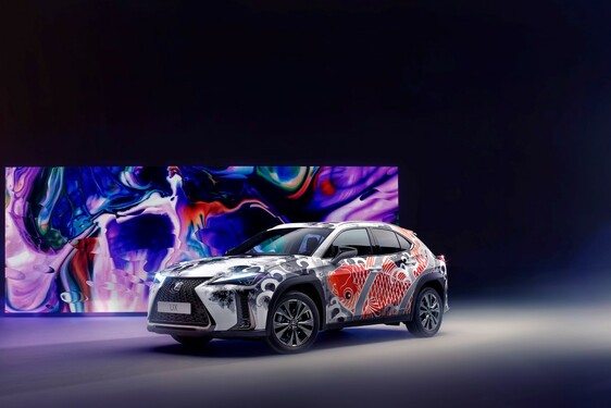 První auto s tetováním je Lexus UX