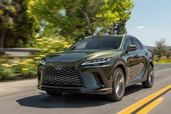 Közel 70 kilométert tesz meg egy feltöltéssel a vadonatúj Lexus RX plug-in hybrid