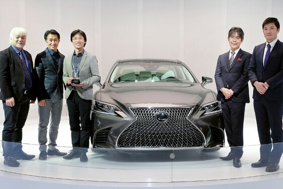 LEXUS LS 500 ZÍSKAL NA AUTOSALÓNE V DETROITE OCENENIE ZA NEJLEPŠÍ DESIGN INTERIÉRU