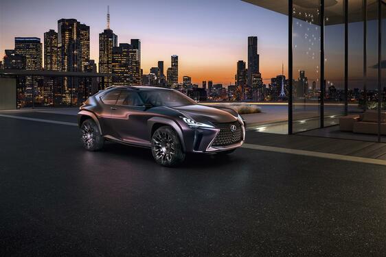 KONCEPT LEXUS UX PŘINÁŠÍ TECHNOLOGII  3D ROZHRANÍ  PRO MAXIMÁLNÍ POŽITEK Z JÍZDY